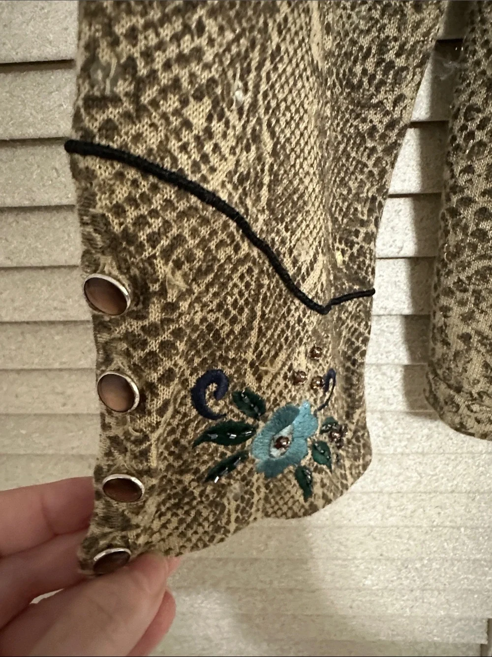 Double D Ranch Tan Snakeskin Western Shirt with Teal Floral Embroidery L - Picture 6 of 10